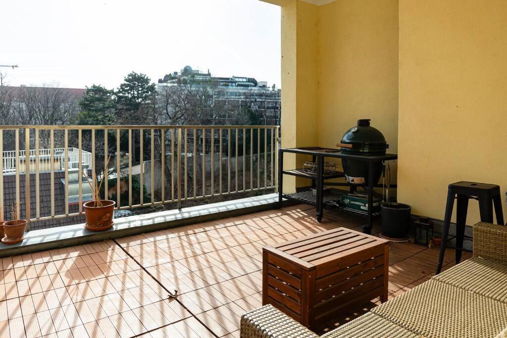Savoir-Vivre In Unserer Zentralen Balkonwohnung Βιέννη Εξωτερικό φωτογραφία