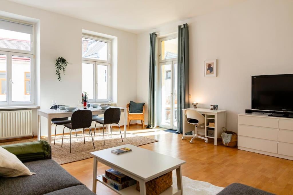 Savoir-Vivre In Unserer Zentralen Balkonwohnung Βιέννη Εξωτερικό φωτογραφία